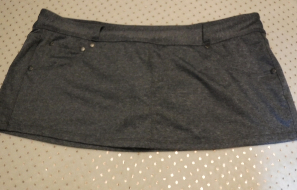 Athleta swim skirt with brief